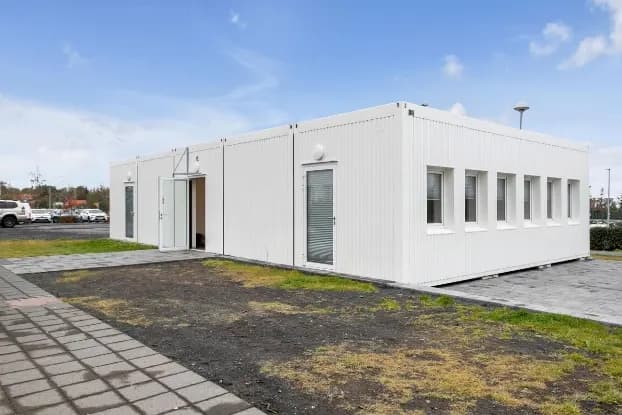 Single-storey modular office block